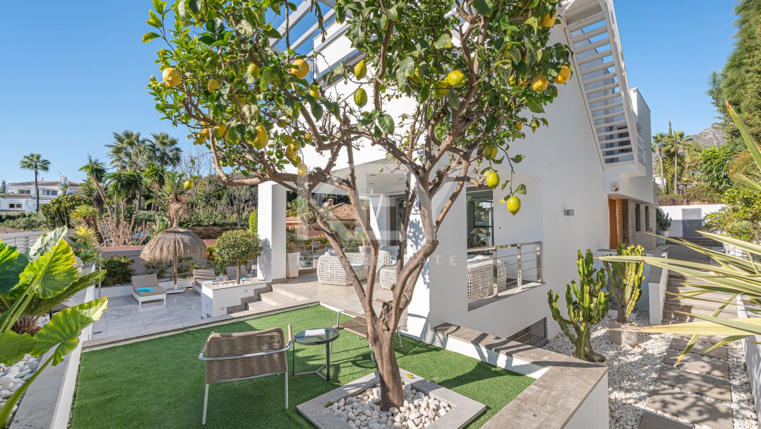Villa The Mile: Modern Villa for sale and rent in Golden Mile, Marbella