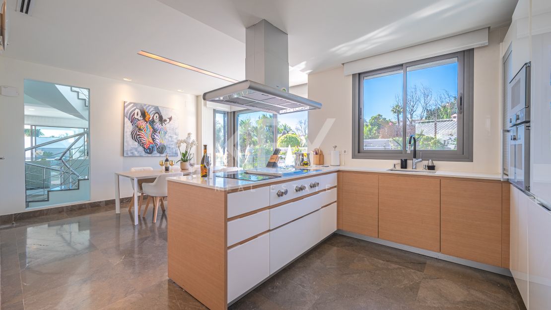 Villa The Mile: Modern Villa for sale and rent in Golden Mile, Marbella