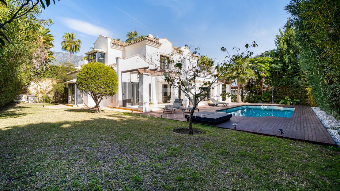 Modern villa in Altos de Puente Romano, Golden Mile