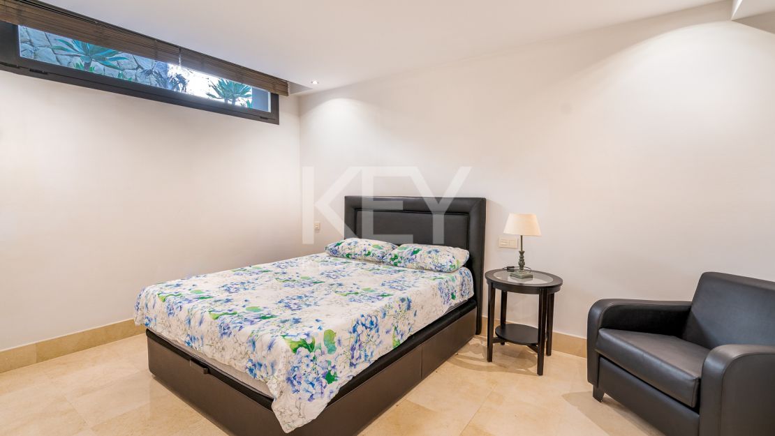 Modern villa in Altos de Puente Romano, Golden Mile