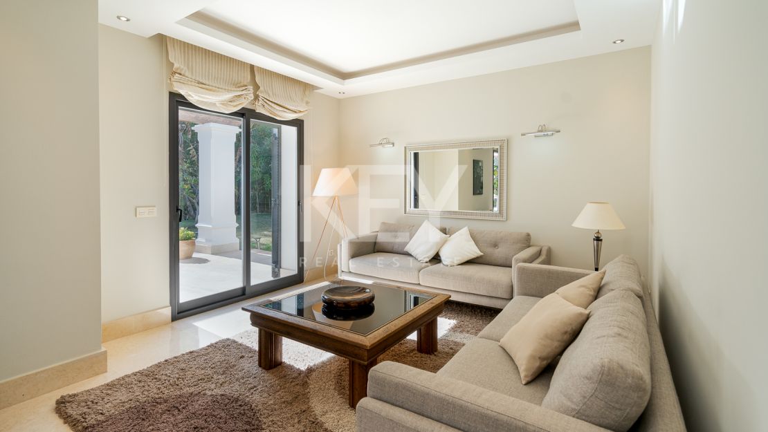 Modern villa in Altos de Puente Romano, Golden Mile