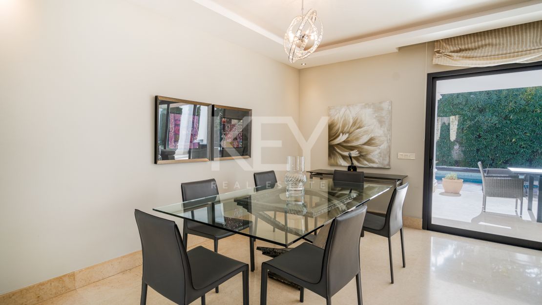 Modern villa in Altos de Puente Romano, Golden Mile