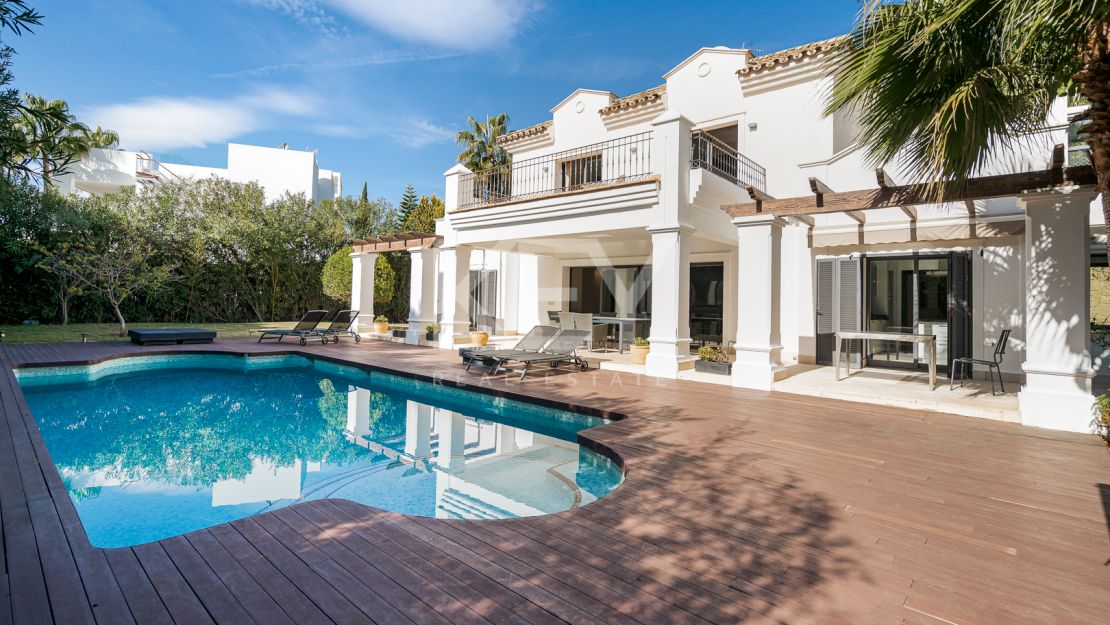 Modern villa in Altos de Puente Romano, Golden Mile