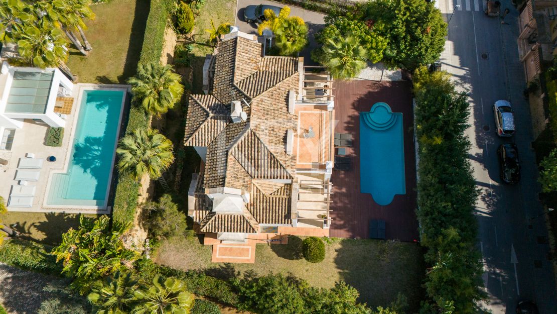 Modern villa in Altos de Puente Romano, Golden Mile