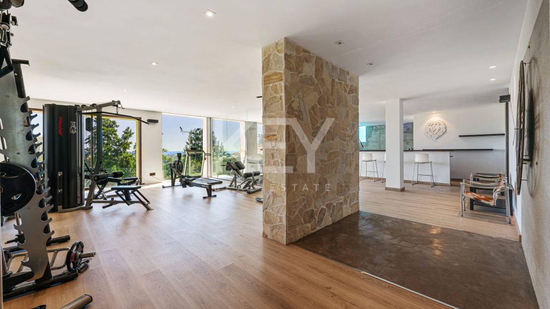 Villa Royale: a luxury Villa with incredible sea views in La Alqueria, Benahavis