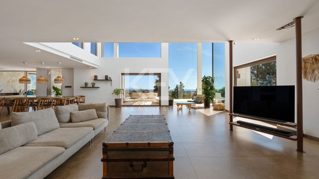 Villa Royale: a luxury Villa with incredible sea views in La Alqueria, Benahavis