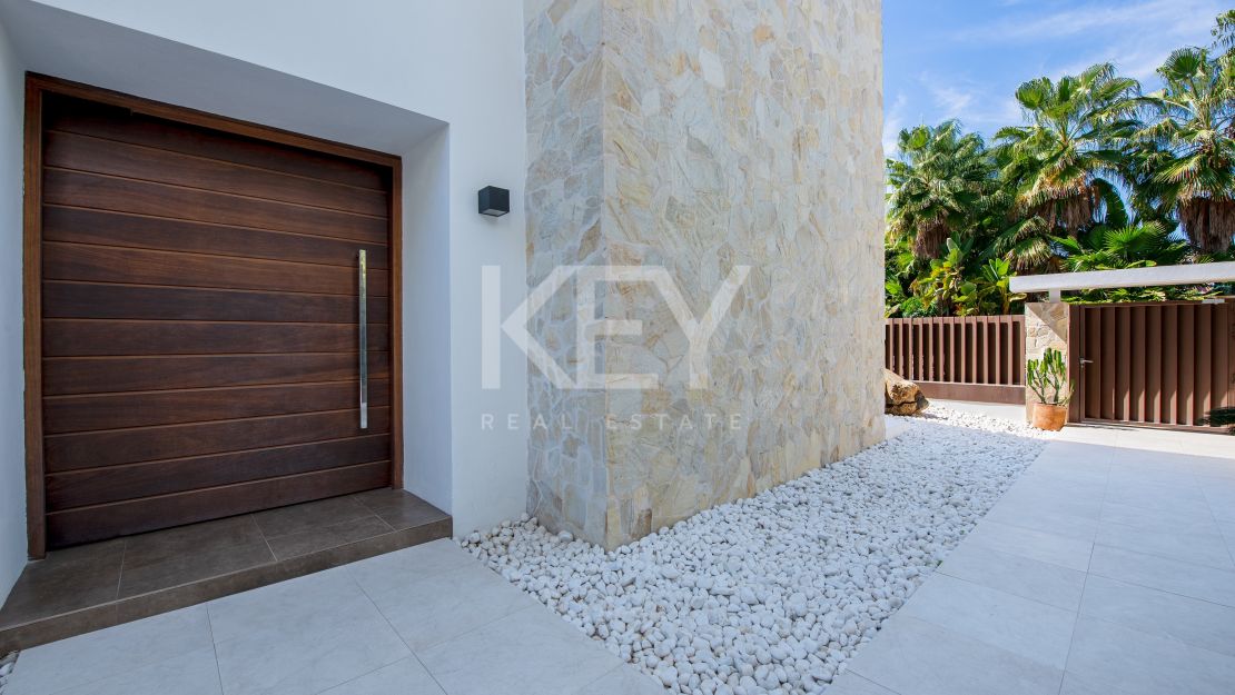 Villa Royale: a luxury Villa with incredible sea views in La Alqueria, Benahavis