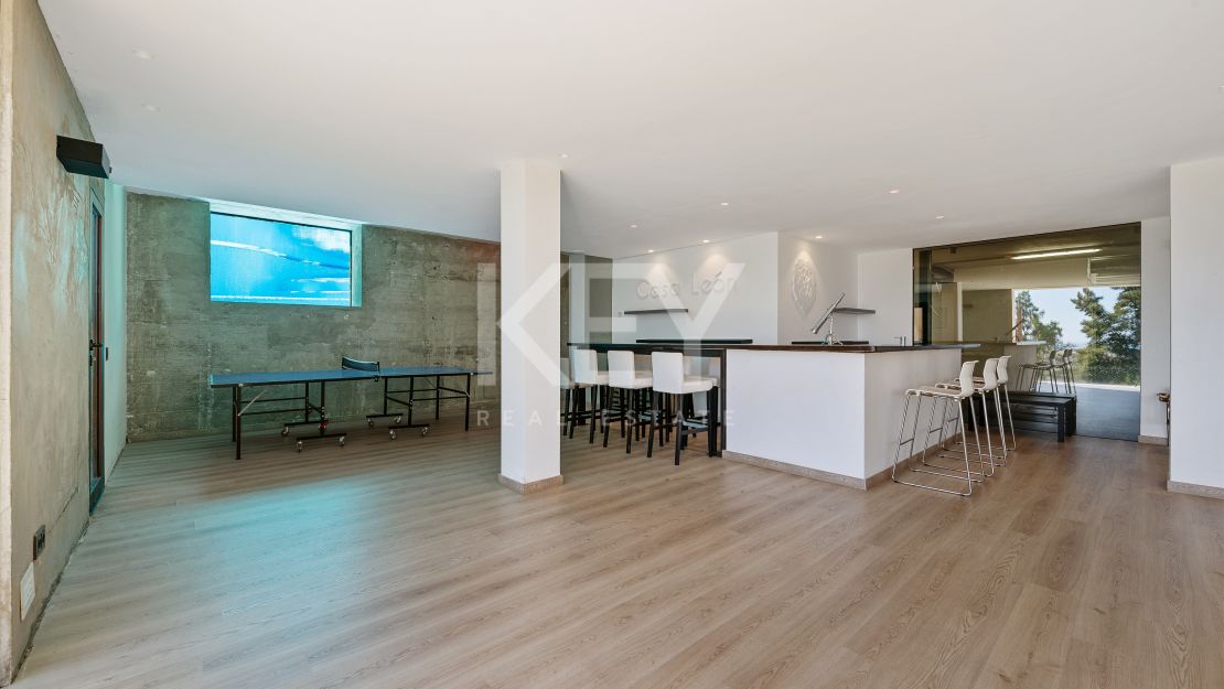 Villa Royale: a luxury Villa with incredible sea views in La Alqueria, Benahavis
