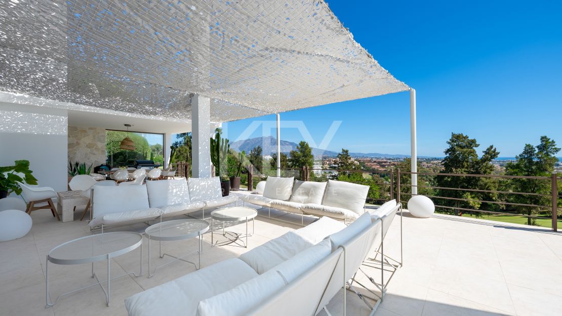 Villa Royale: a luxury Villa with incredible sea views in La Alqueria, Benahavis
