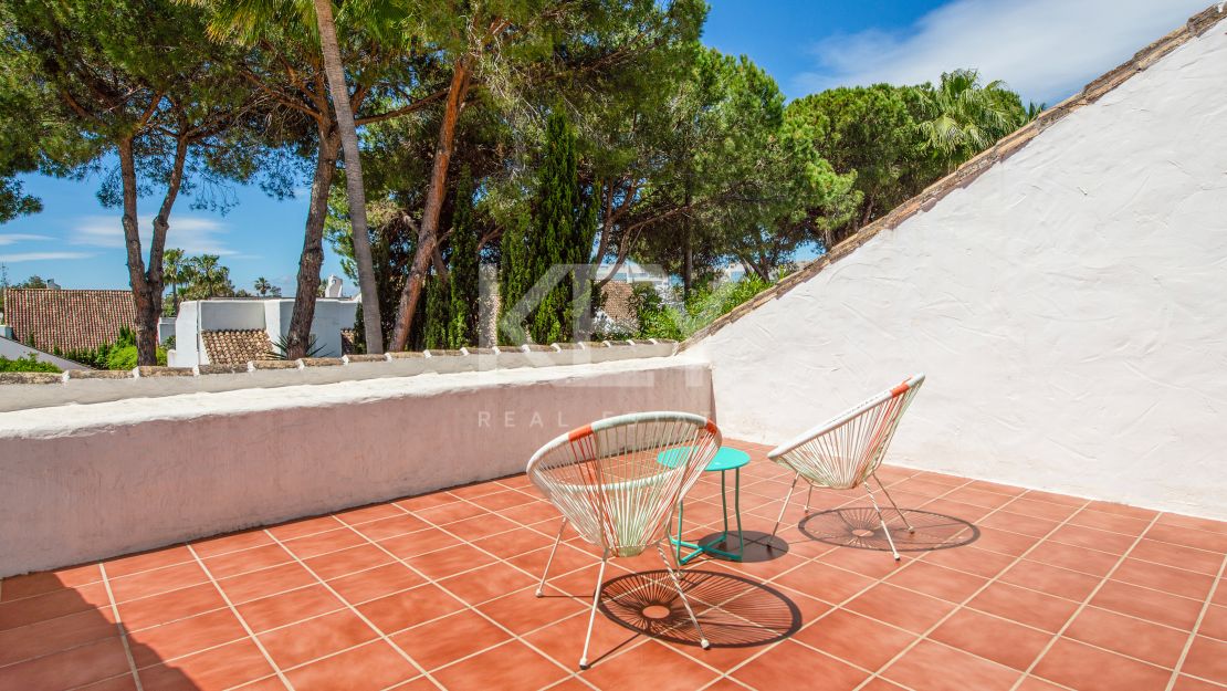 Luxurious and family-friendly villa for short-term rent in Puerto Banus, Marbella