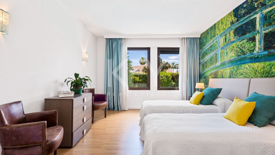 Luxurious and family-friendly villa for short-term rent in Puerto Banus, Marbella