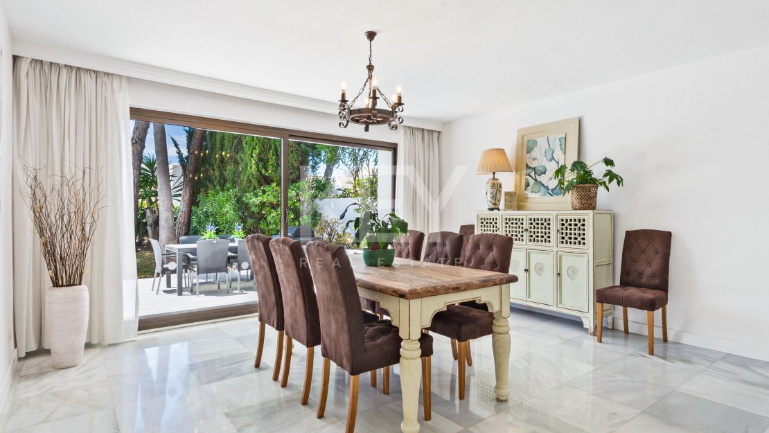 Luxurious and family-friendly villa for short-term rent in Puerto Banus, Marbella
