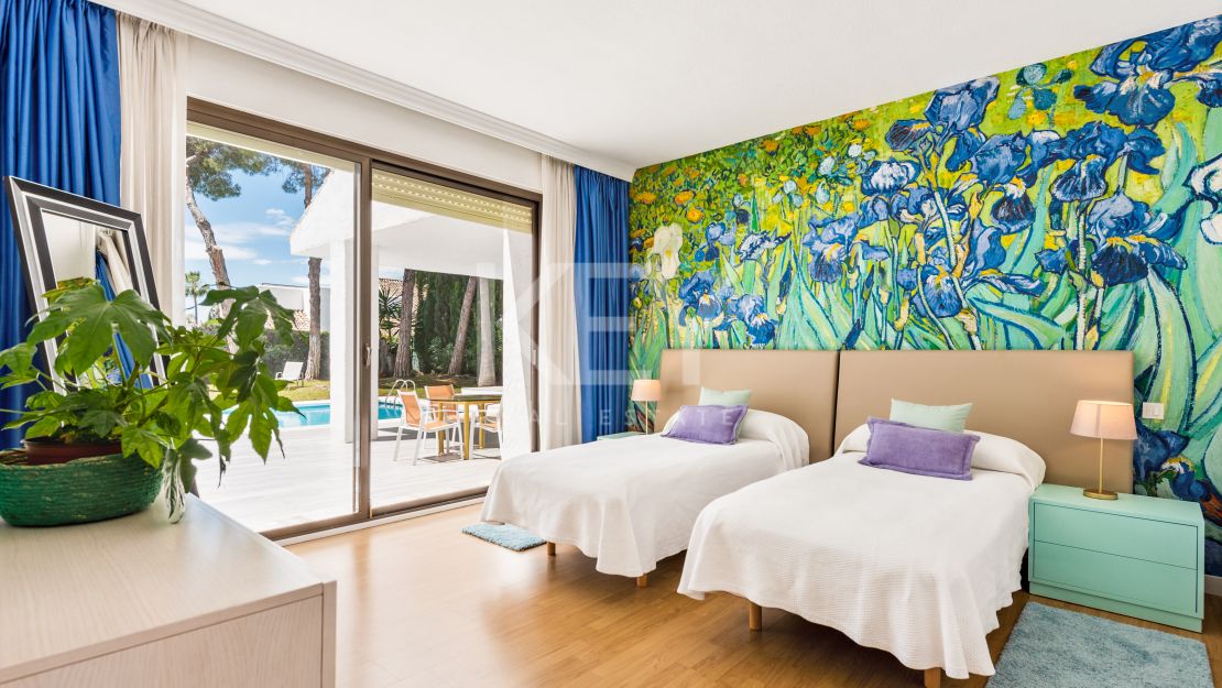 Luxurious and family-friendly villa for short-term rent in Puerto Banus, Marbella