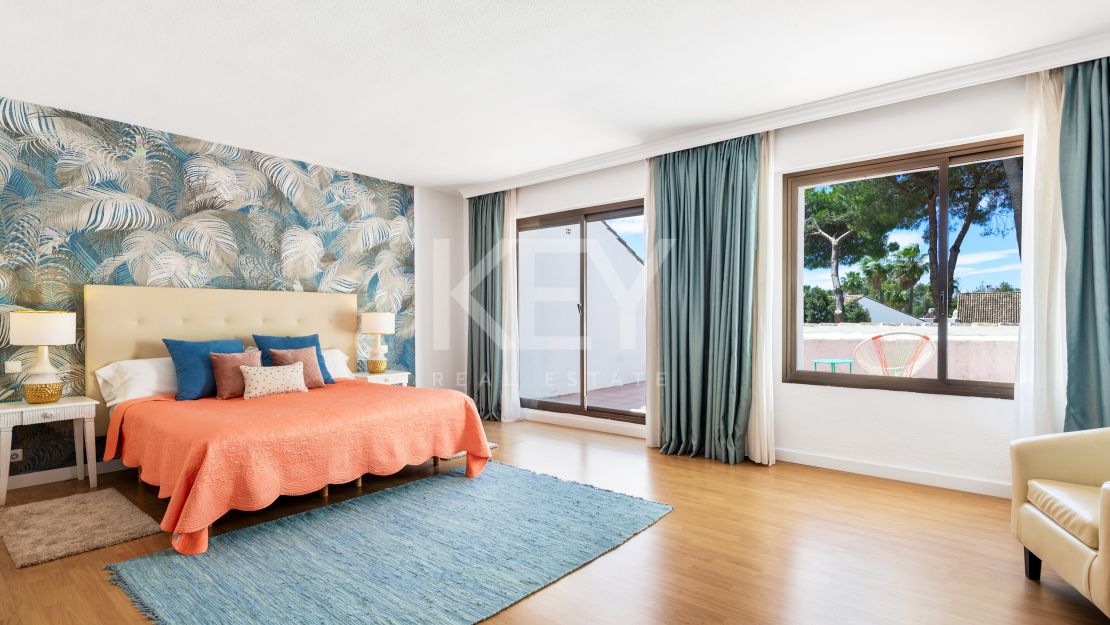 Luxurious and family-friendly villa for short-term rent in Puerto Banus, Marbella