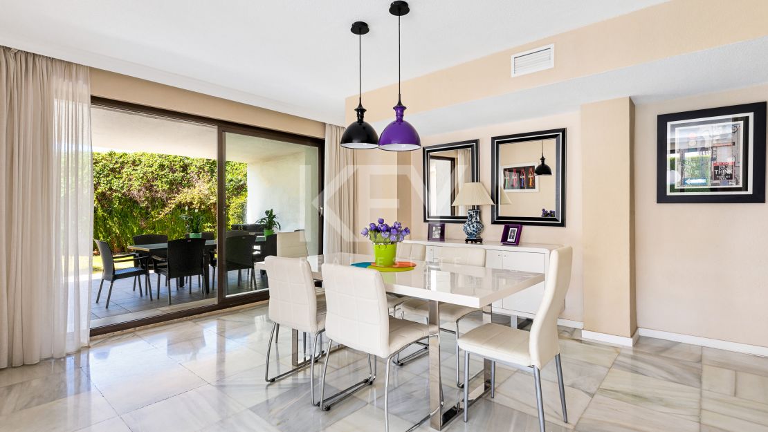 Beachside Villa for Short-Term Rent in Puerto Banus, Marbella