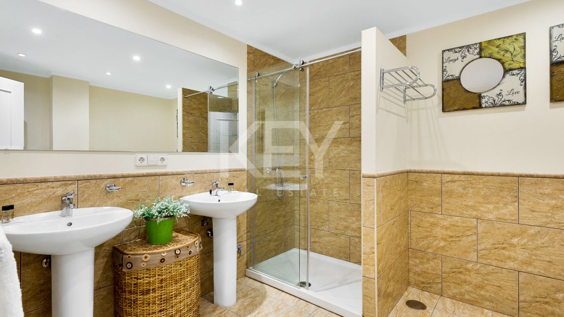 Beachside Villa for Short-Term Rent in Puerto Banus, Marbella