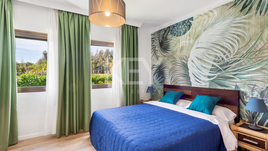 Charming beachside villa for holiday rentals in Puerto Banus, Marbella