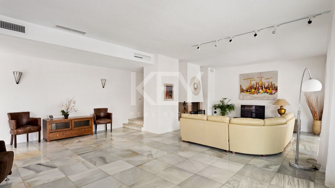 Charming beachside villa for holiday rentals in Puerto Banus, Marbella