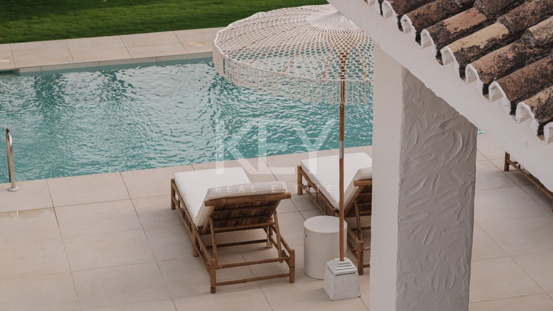 Luxurious Beachside Villa for Short-Term Rent in Puerto Banus, Marbella