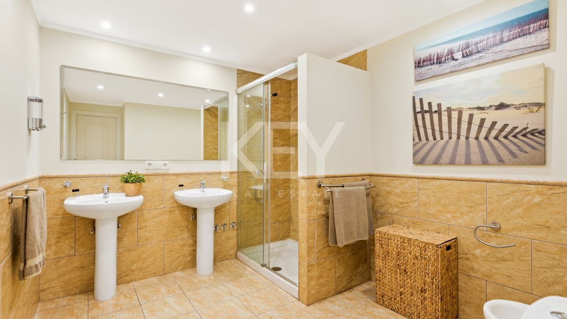 Stunning Beachside Villa for Short-Term Rent in Puerto Banus, Marbella