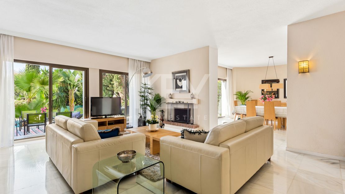 Stunning Beachside Villa for Short-Term Rent in Puerto Banus, Marbella