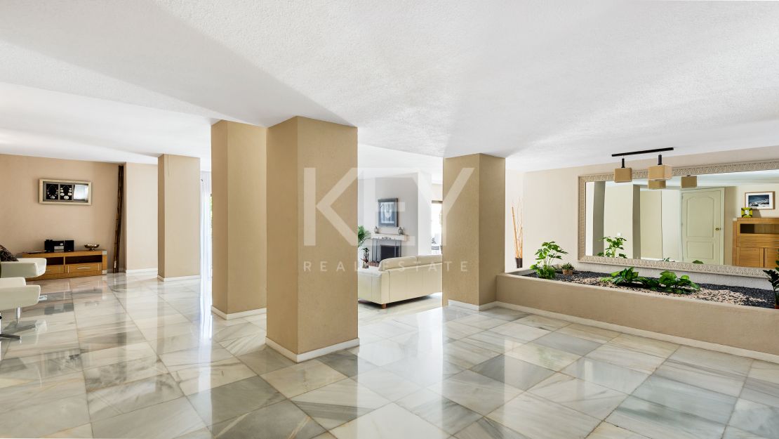 Stunning Beachside Villa for Short-Term Rent in Puerto Banus, Marbella