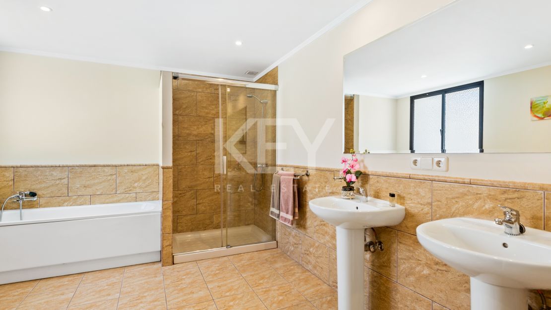 Stunning Beachside Villa for Short-Term Rent in Puerto Banus, Marbella