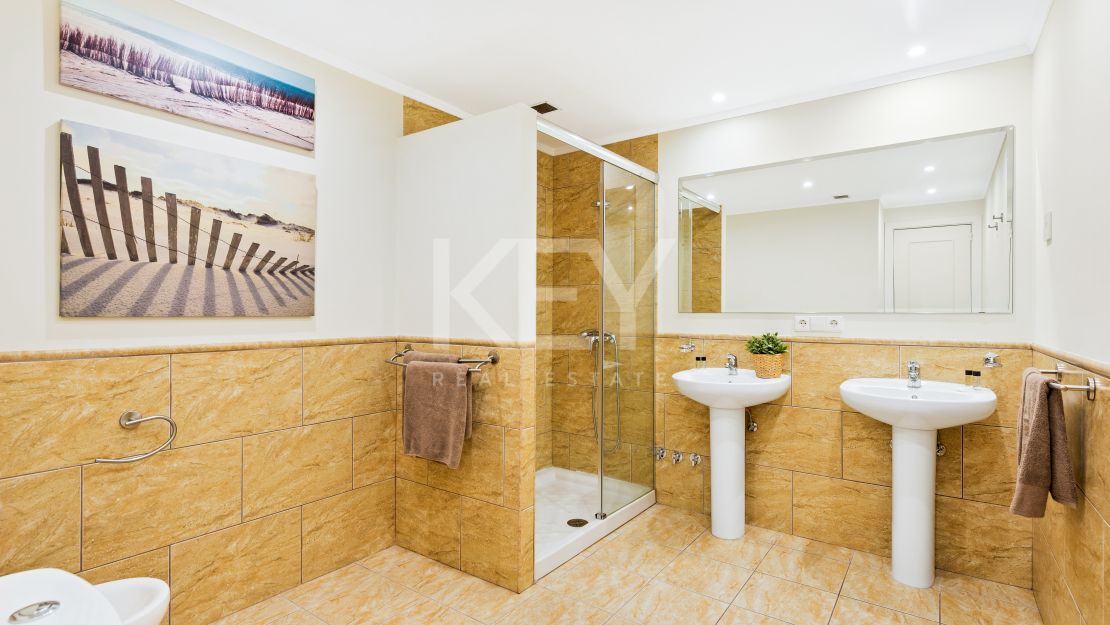 Stunning Beachside Villa for Short-Term Rent in Puerto Banus, Marbella