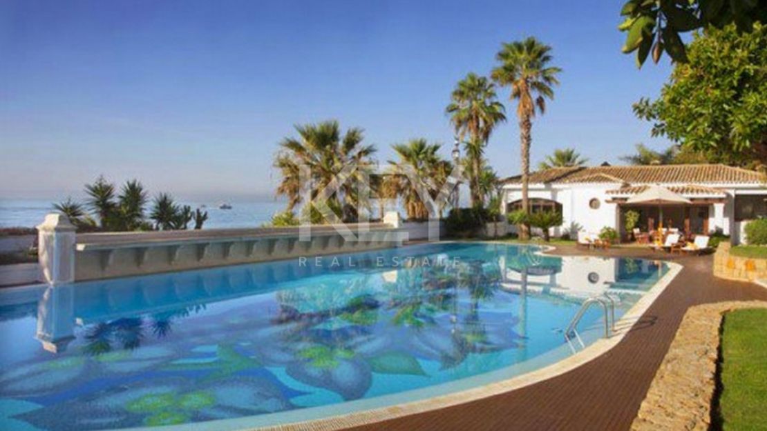 Villa Opulence: beachfront grandeur short-term rental on Marbella's Golden Mile
