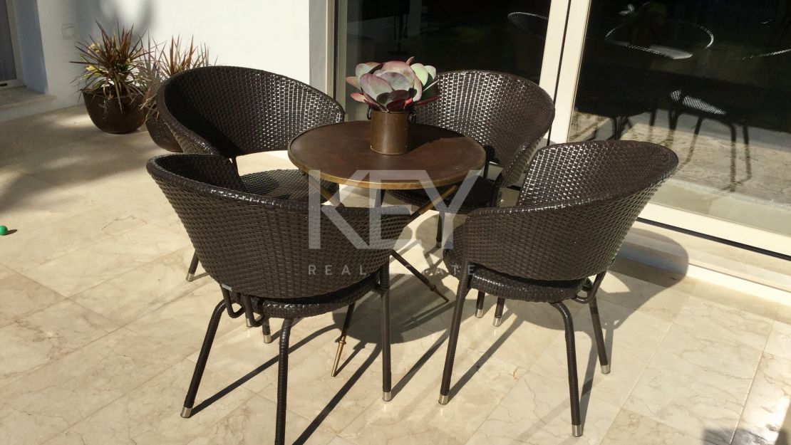 Villa Ivory: Modern villa for holiday rentals close to the beach in Marbella
