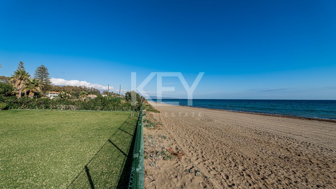 Villa The Charm: front line beach luxury for short-term rent in Guadalmina Baja, San Pedro