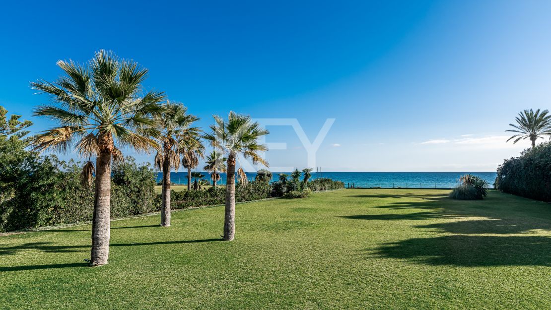Villa The Charm: front line beach luxury for short-term rent in Guadalmina Baja, San Pedro