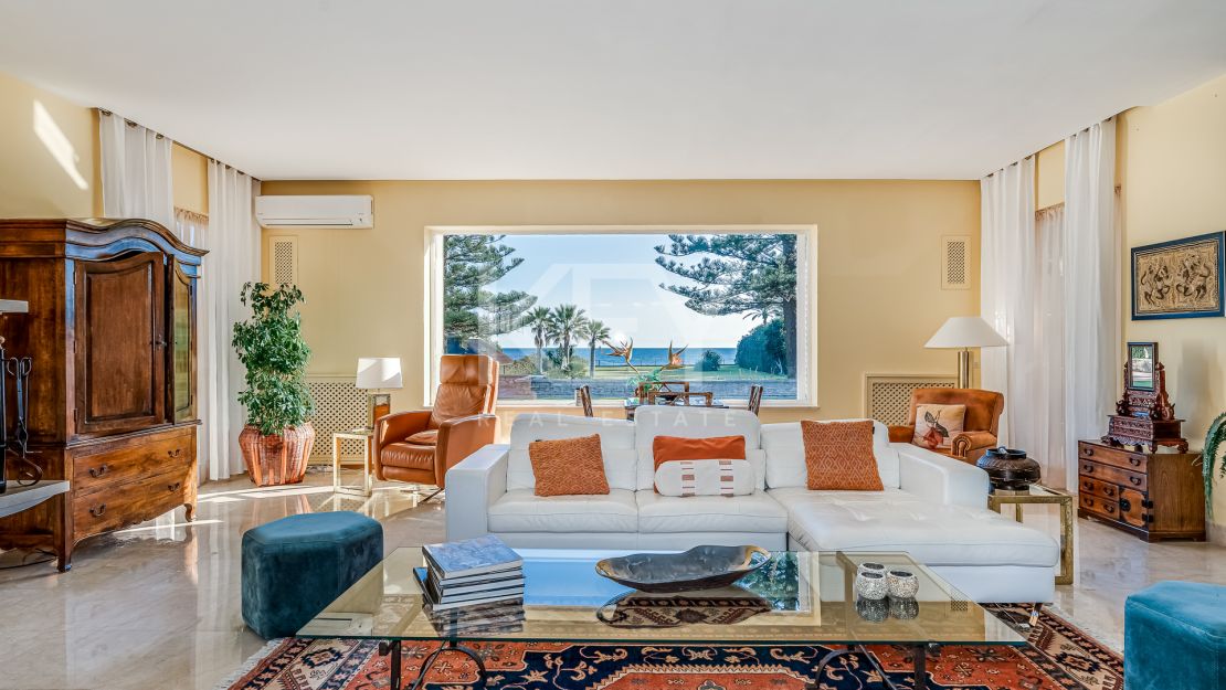Villa The Charm: front line beach luxury for short-term rent in Guadalmina Baja, San Pedro