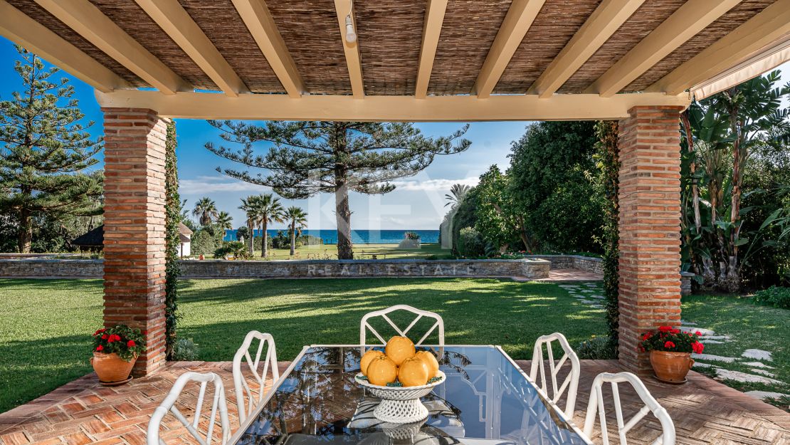 Villa The Charm: front line beach luxury for short-term rent in Guadalmina Baja, San Pedro