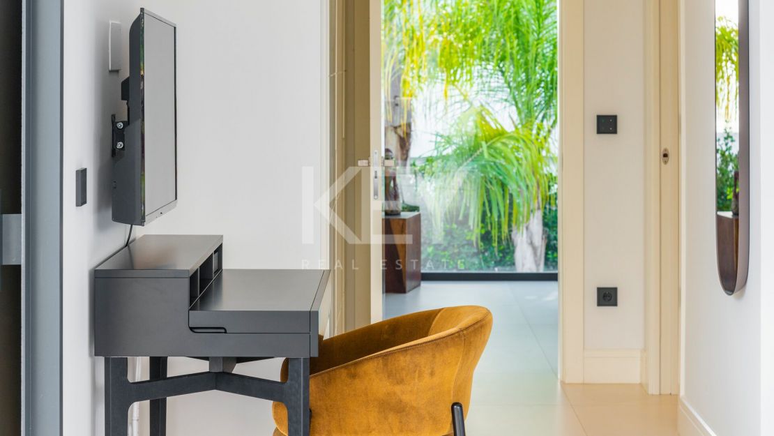 Contemporary beachside Villa with rooftop terrace, heated pool, and panoramic sea views close to Puerto Banús in Rio Verde, Marbella Golden Mile