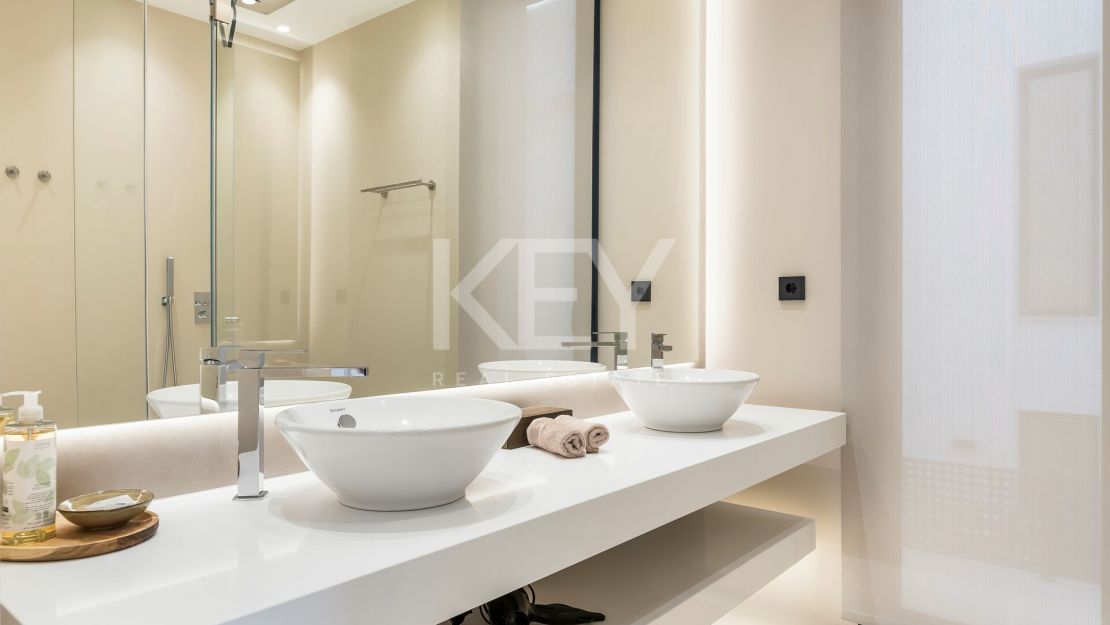Contemporary beachside Villa with rooftop terrace, heated pool, and panoramic sea views close to Puerto Banús in Rio Verde, Marbella Golden Mile