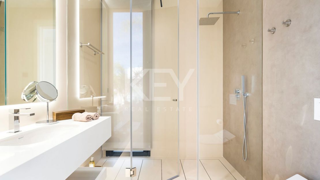 Contemporary beachside Villa with rooftop terrace, heated pool, and panoramic sea views close to Puerto Banús in Rio Verde, Marbella Golden Mile