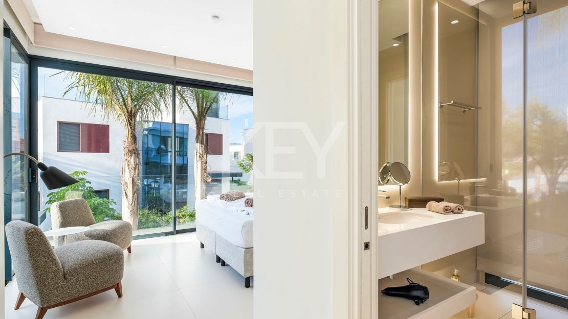 Contemporary beachside Villa with rooftop terrace, heated pool, and panoramic sea views close to Puerto Banús in Rio Verde, Marbella Golden Mile