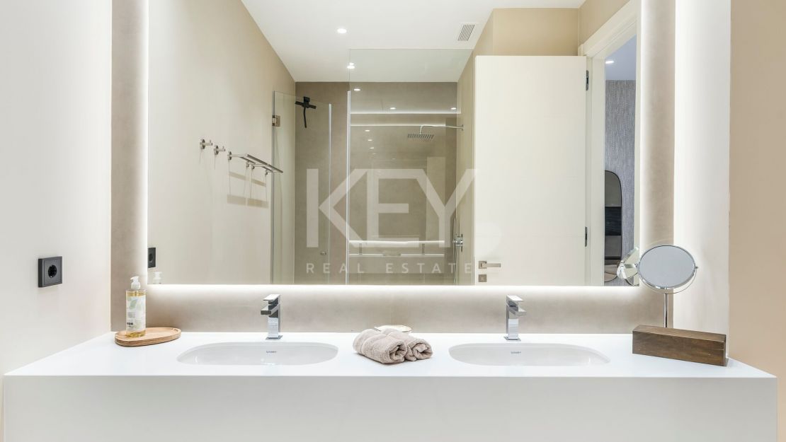 Contemporary beachside Villa with rooftop terrace, heated pool, and panoramic sea views close to Puerto Banús in Rio Verde, Marbella Golden Mile
