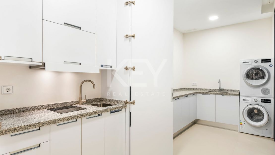 Contemporary beachside Villa with rooftop terrace, heated pool, and panoramic sea views close to Puerto Banús in Rio Verde, Marbella Golden Mile