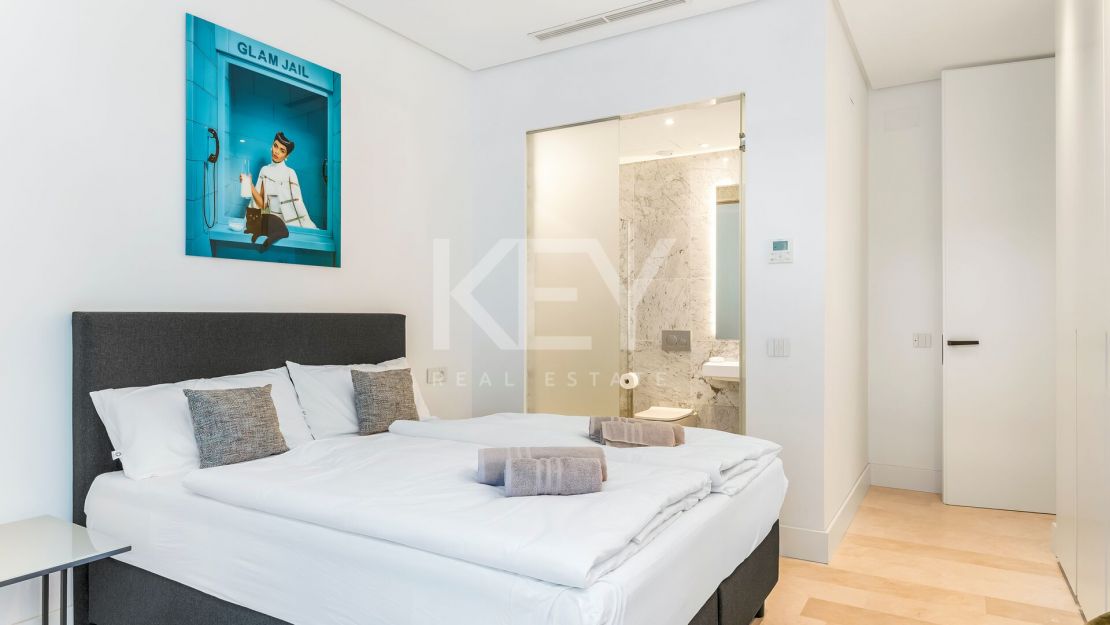 Modern Villa with Private Pool and Rooftop Terrace in Marbella's Golden Mile