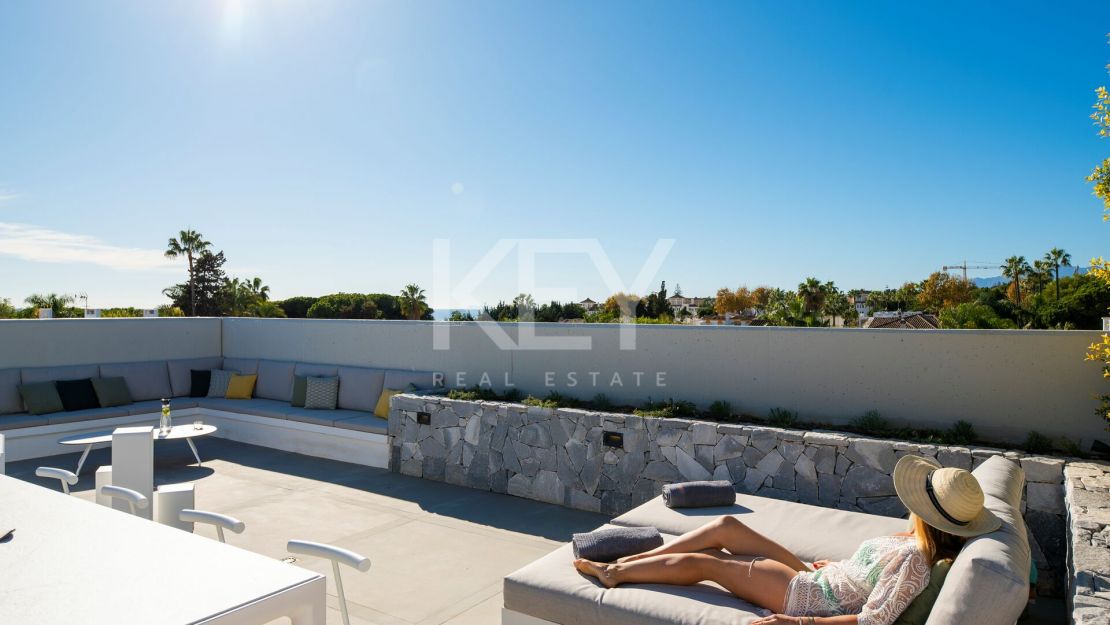 Modern Villa with Private Pool and Rooftop Terrace in Marbella's Golden Mile