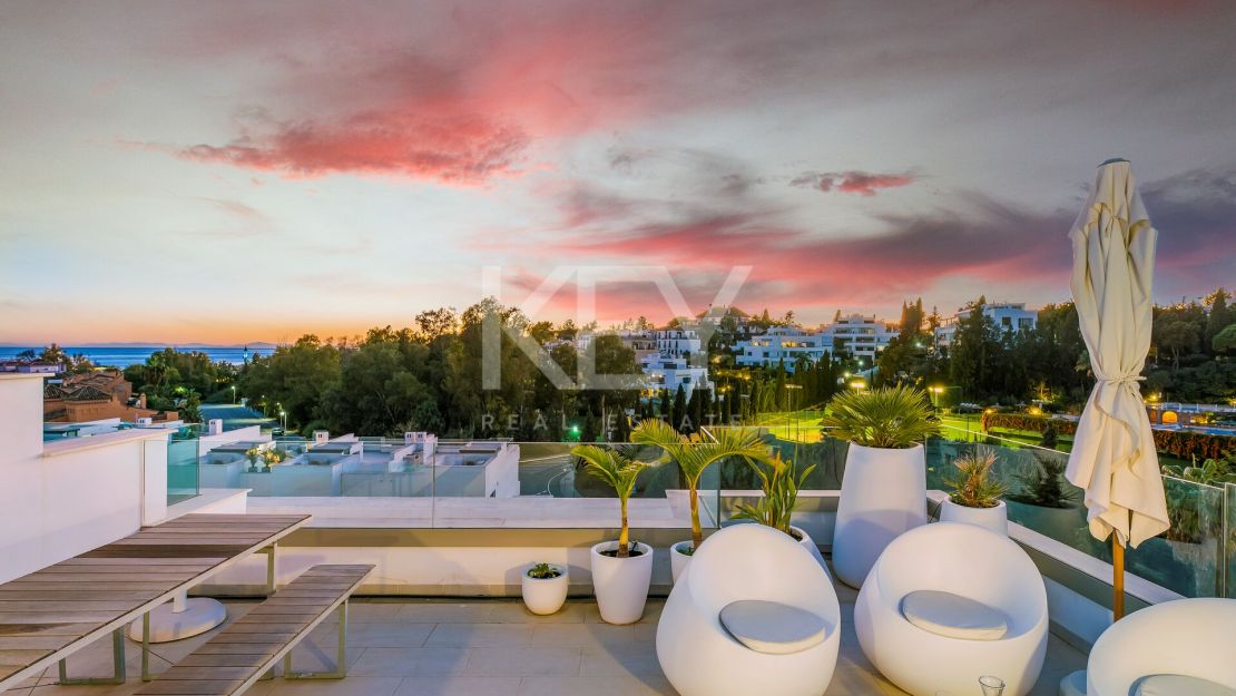 Exclusive villa with sea views and modern amenities near Puente Romano and Marbella Club on Marbella’s Golden Mile