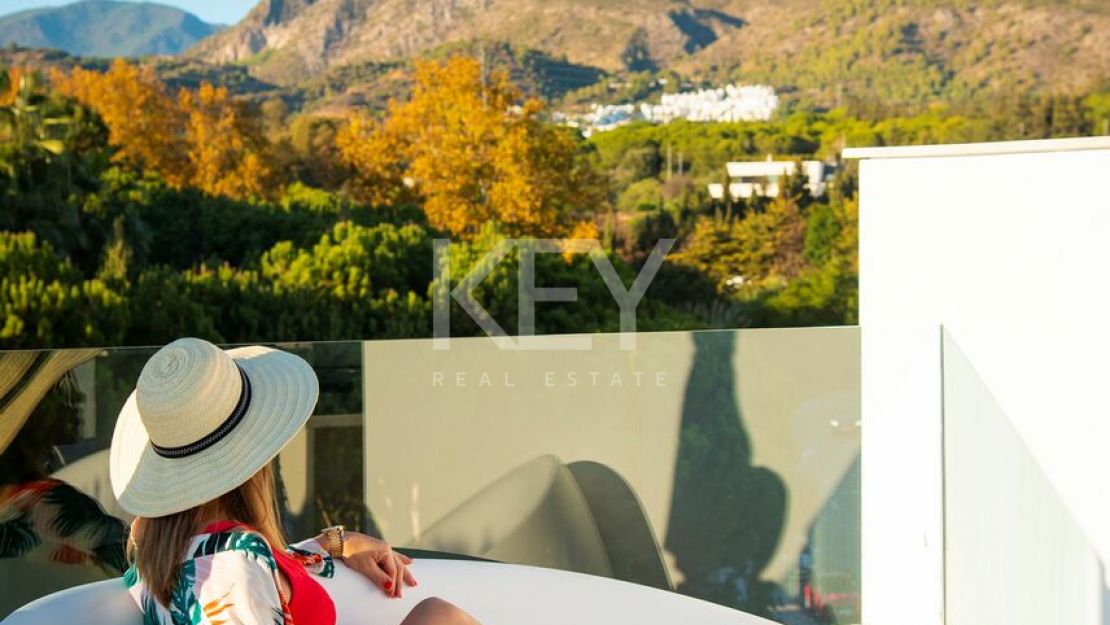 Exclusive villa with sea views and modern amenities near Puente Romano and Marbella Club on Marbella’s Golden Mile