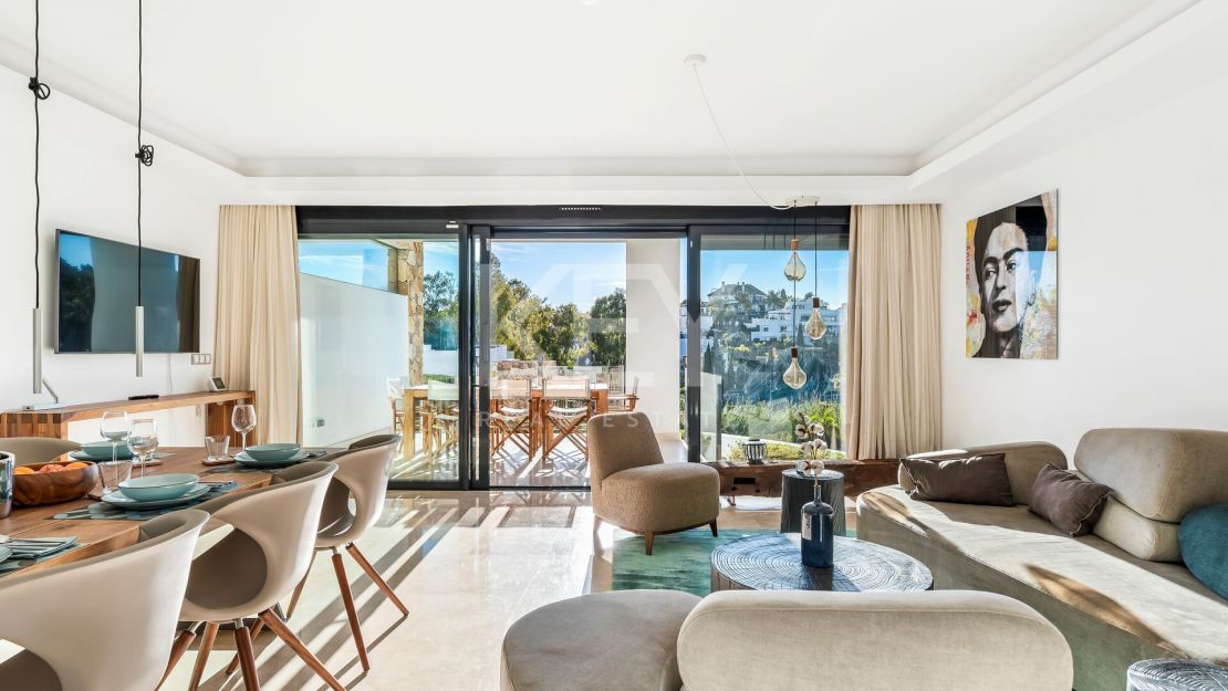 Exclusive villa with sea views and modern amenities near Puente Romano and Marbella Club on Marbella’s Golden Mile