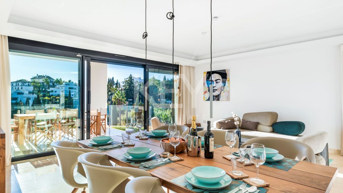 Exclusive villa with sea views and modern amenities near Puente Romano and Marbella Club on Marbella’s Golden Mile