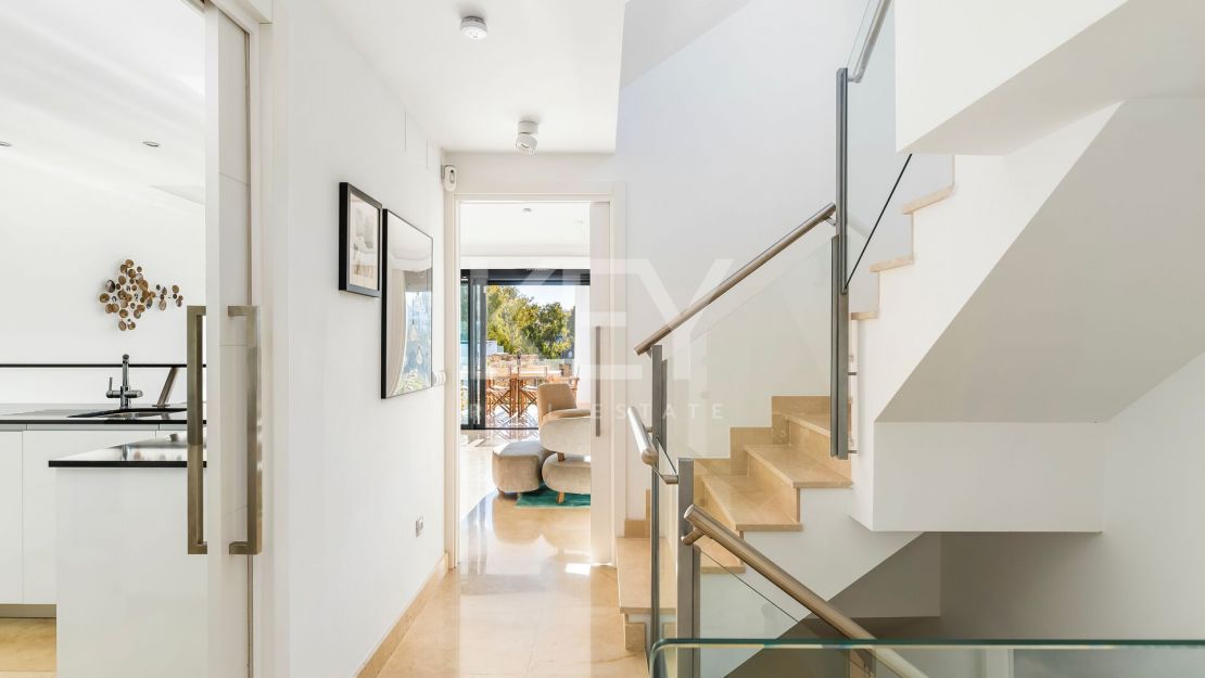 Exclusive villa with sea views and modern amenities near Puente Romano and Marbella Club on Marbella’s Golden Mile