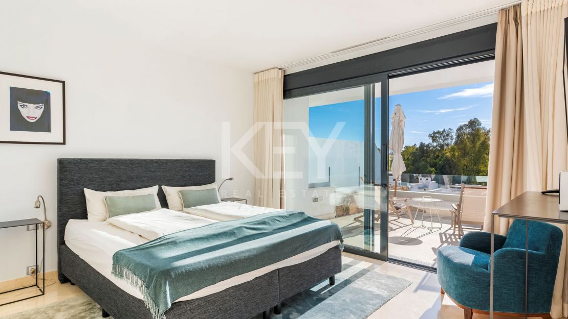 Exclusive villa with sea views and modern amenities near Puente Romano and Marbella Club on Marbella’s Golden Mile
