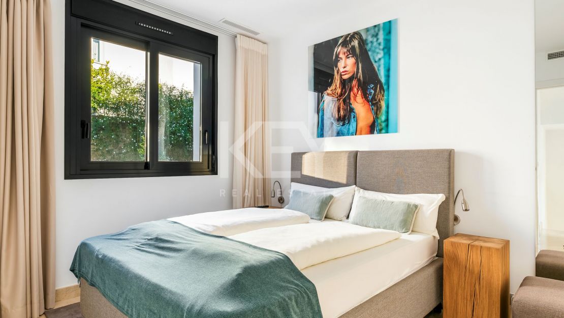 Exclusive villa with sea views and modern amenities near Puente Romano and Marbella Club on Marbella’s Golden Mile