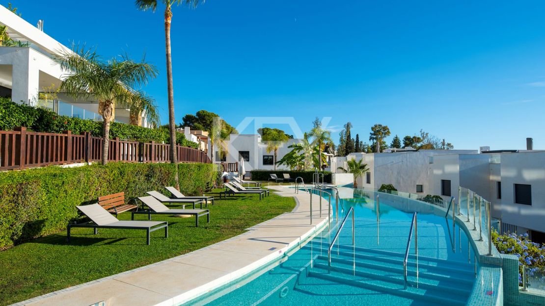 Exclusive villa with sea views and modern amenities near Puente Romano and Marbella Club on Marbella’s Golden Mile